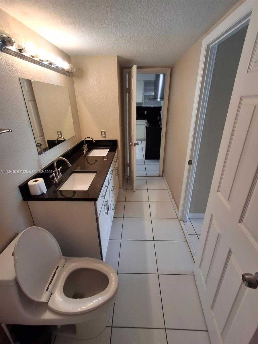 Small Image of 1351 NORTH EAST MIAMI GARDENS DR #901E, Miami Number 6