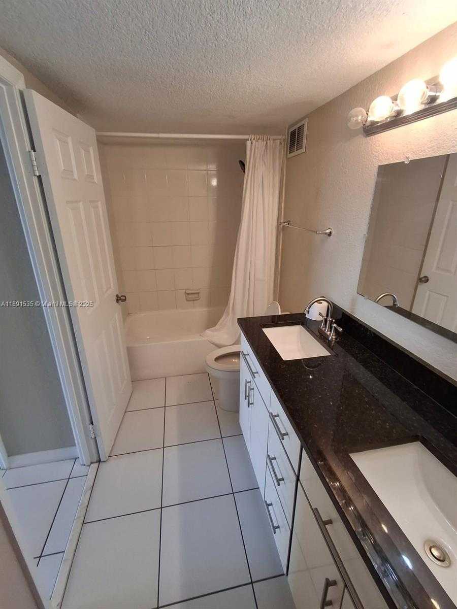 Small Image of 1351 NORTH EAST MIAMI GARDENS DR #901E, Miami Number 7