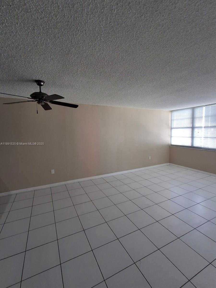 Small Image of 1351 NORTH EAST MIAMI GARDENS DR #901E, Miami Number 8