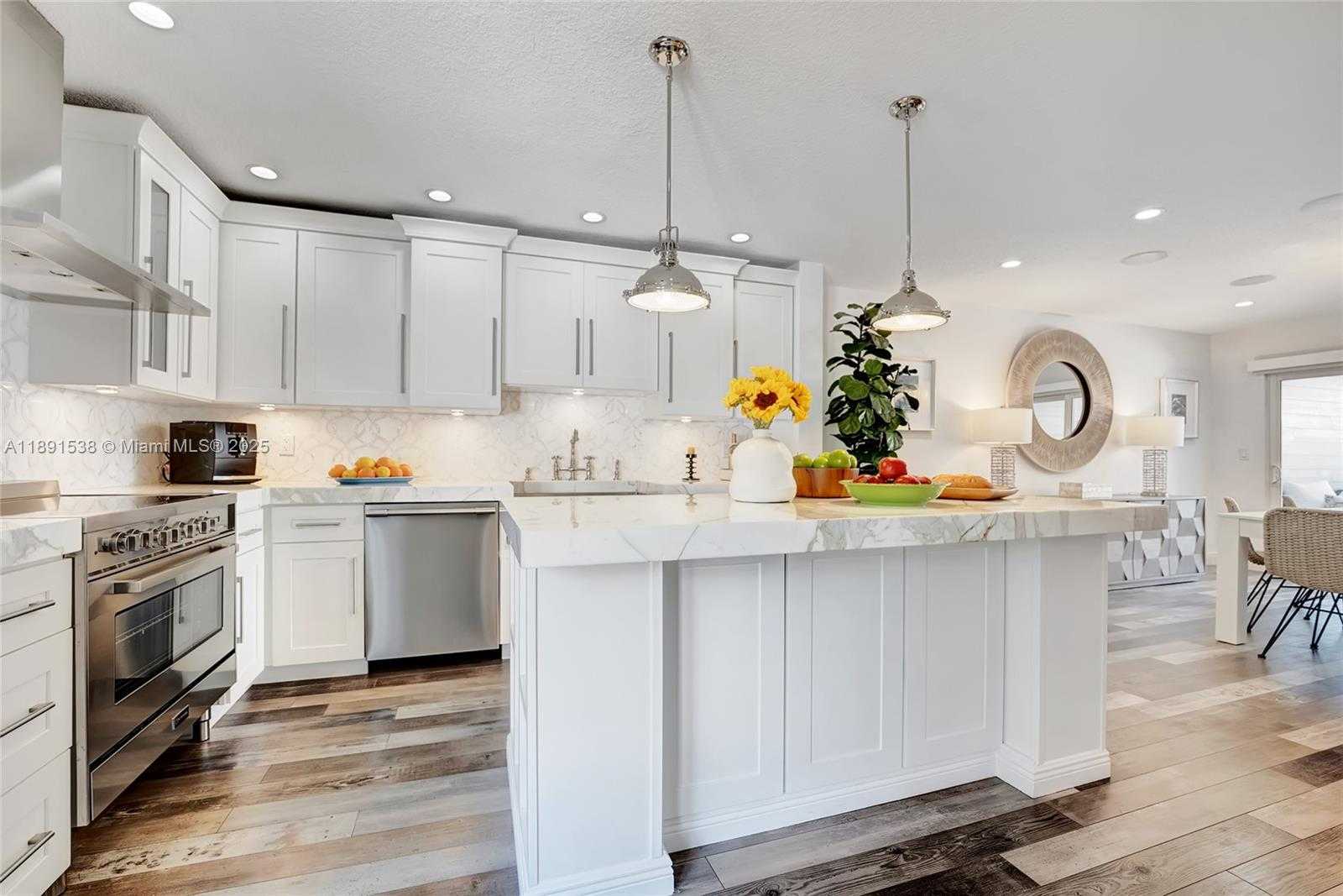 Small Image of 203 OCEAN DUNES CIR, Jupiter Number 10