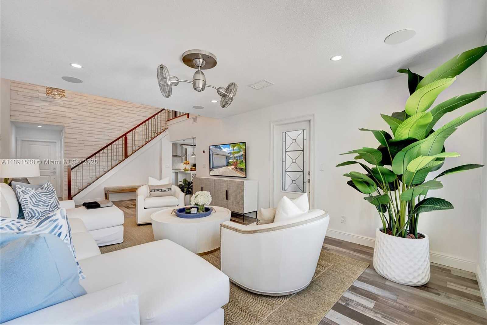Small Image of 203 OCEAN DUNES CIR, Jupiter Number 3
