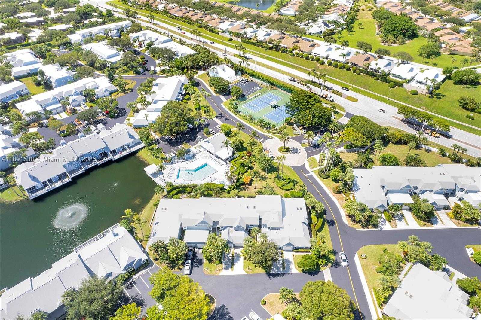 Small Image of 203 OCEAN DUNES CIR, Jupiter Number 30