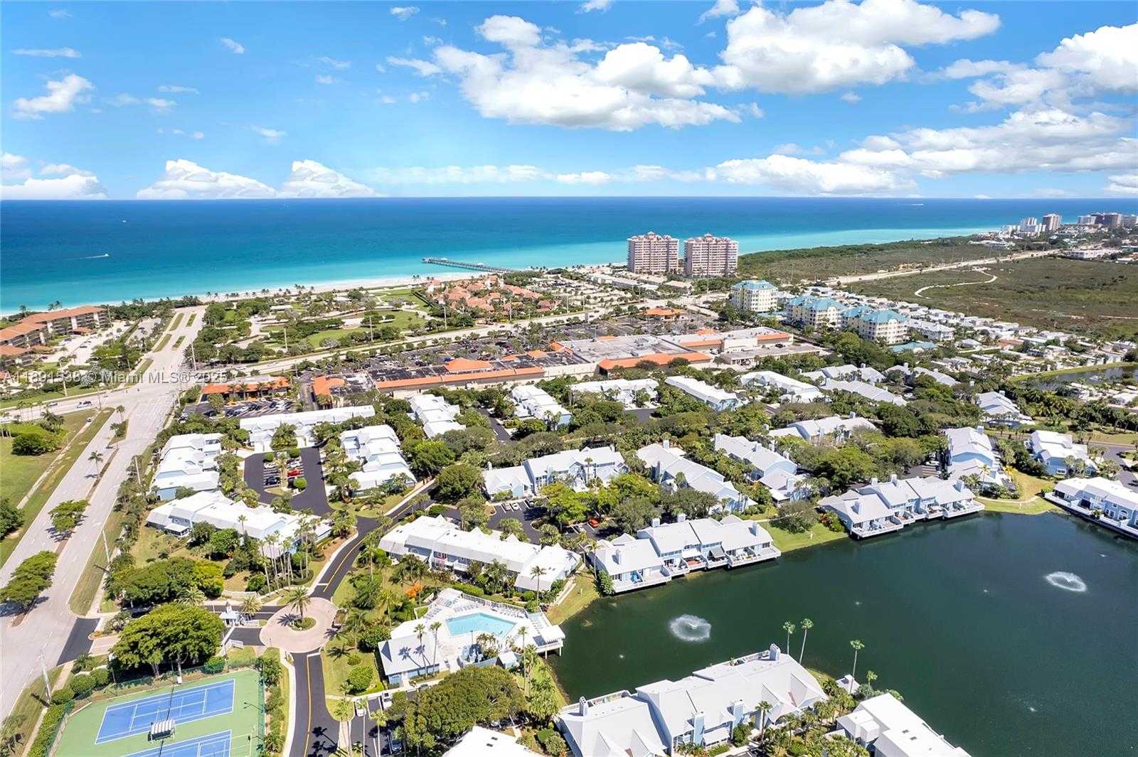 Small Image of 203 OCEAN DUNES CIR, Jupiter Number 35