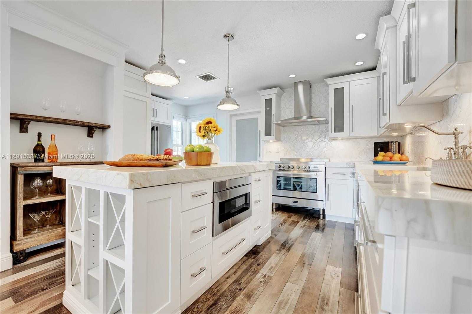 Small Image of 203 OCEAN DUNES CIR, Jupiter Number 8