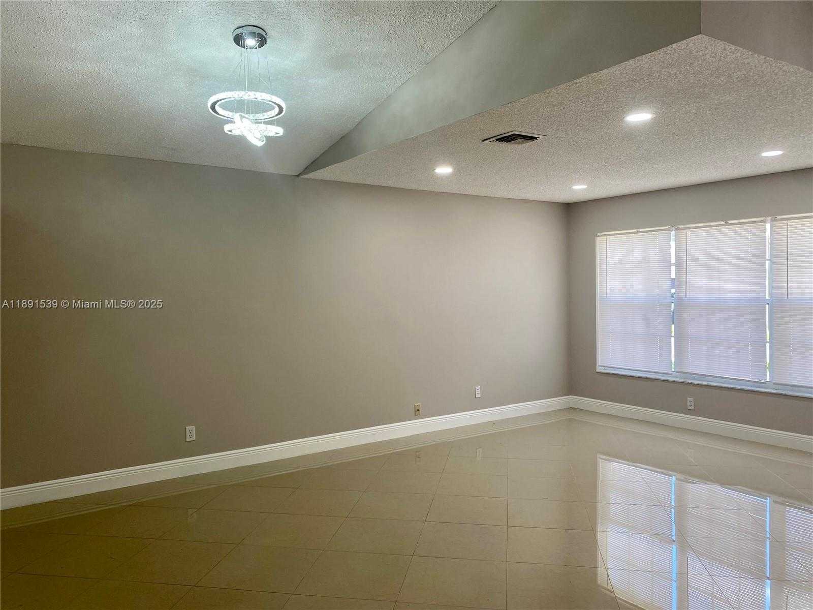 Small Image of 405 SOUTH WEST 183RD WAY, Pembroke Pines Number 3
