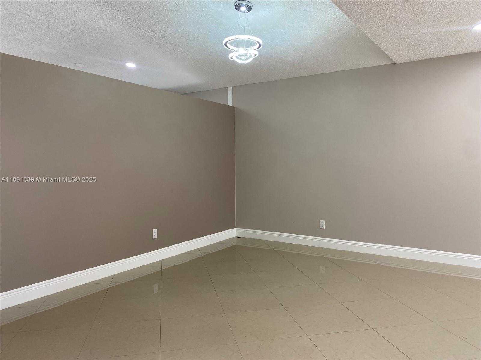 Small Image of 405 SOUTH WEST 183RD WAY, Pembroke Pines Number 4