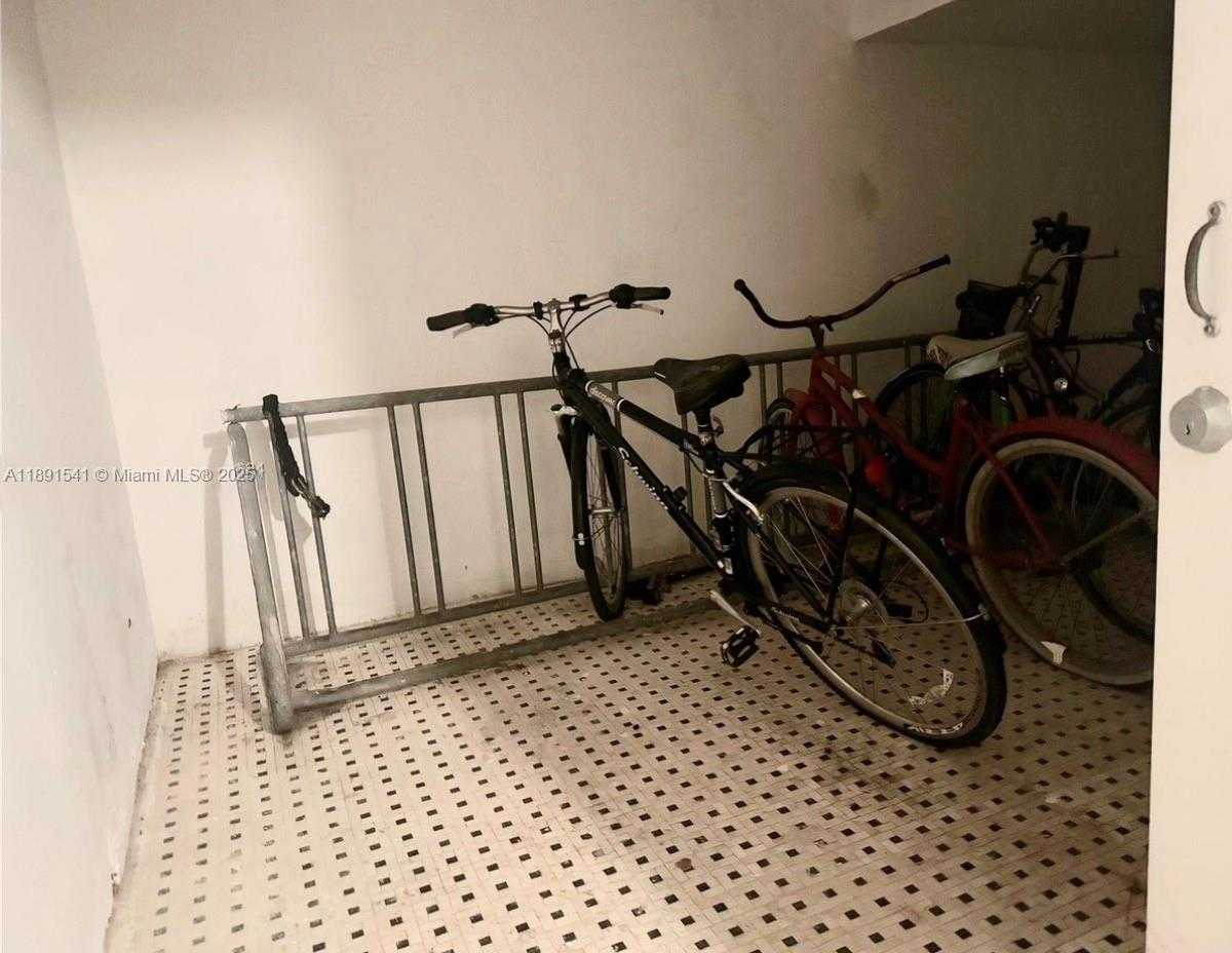 Small Image of 1555 PENNSYLVANIA AVE #102, Miami Beach Number 13