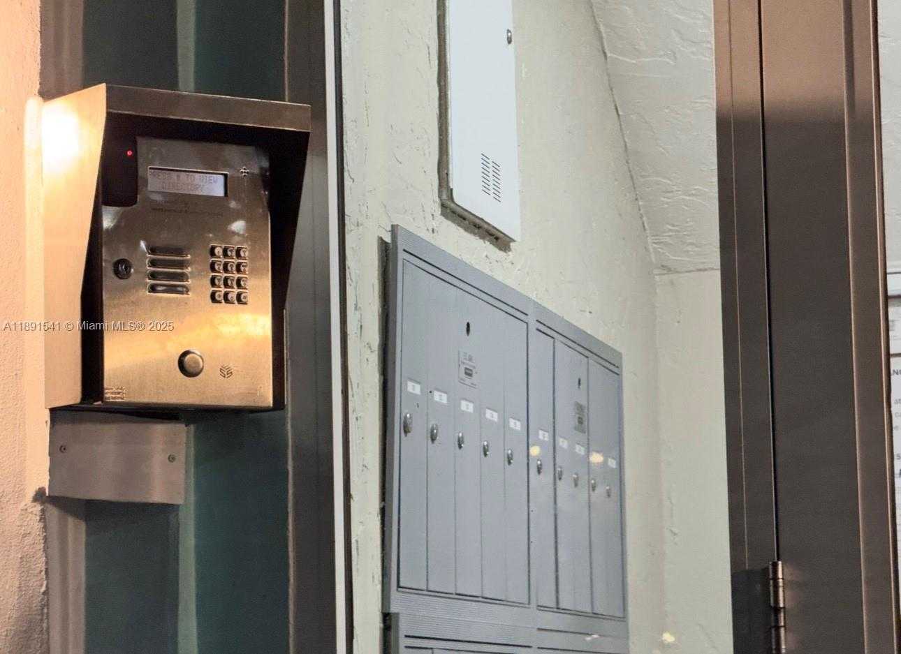 Small Image of 1555 PENNSYLVANIA AVE #102, Miami Beach Number 15