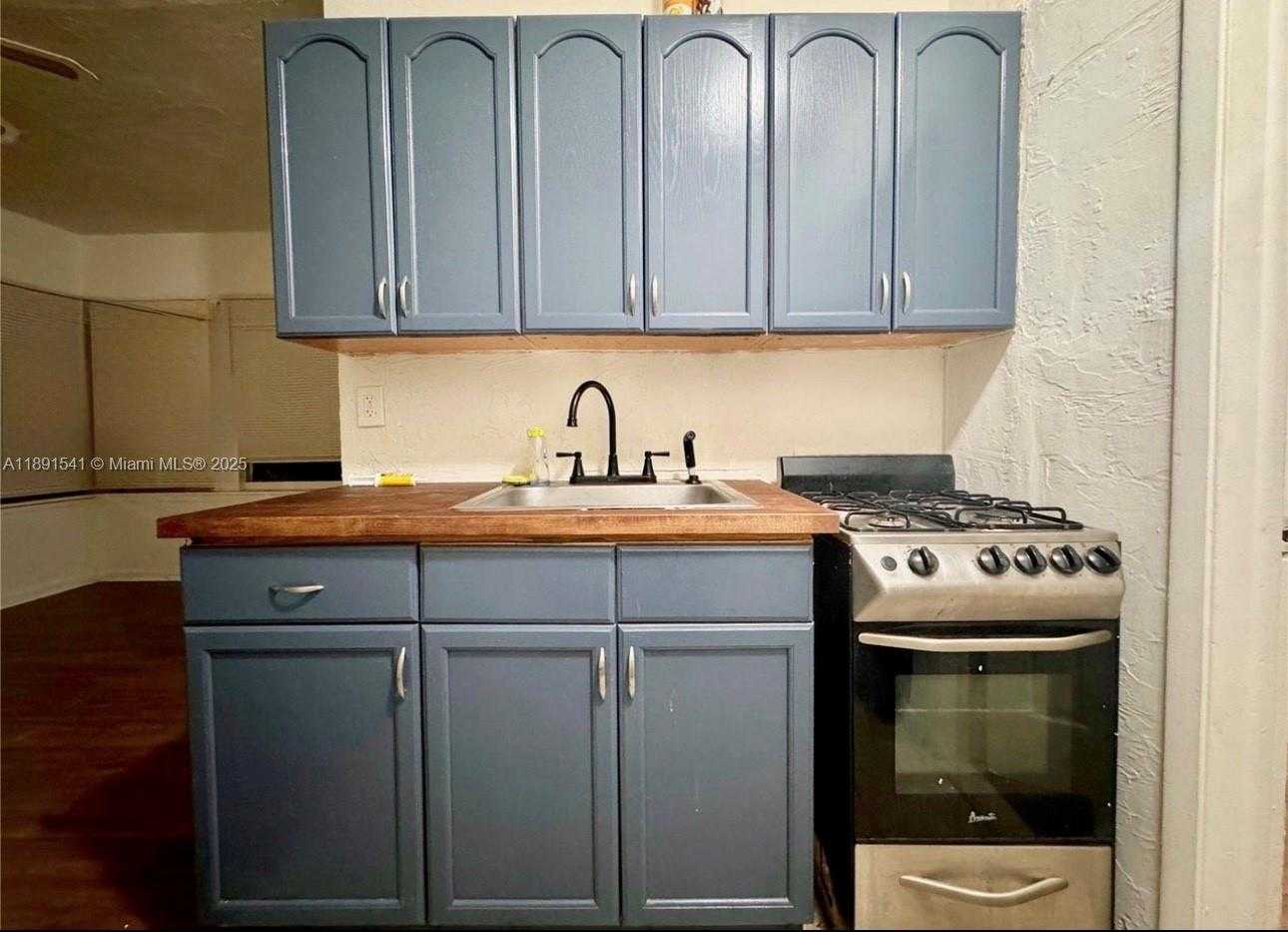 Small Image of 1555 PENNSYLVANIA AVE #102, Miami Beach Number 3
