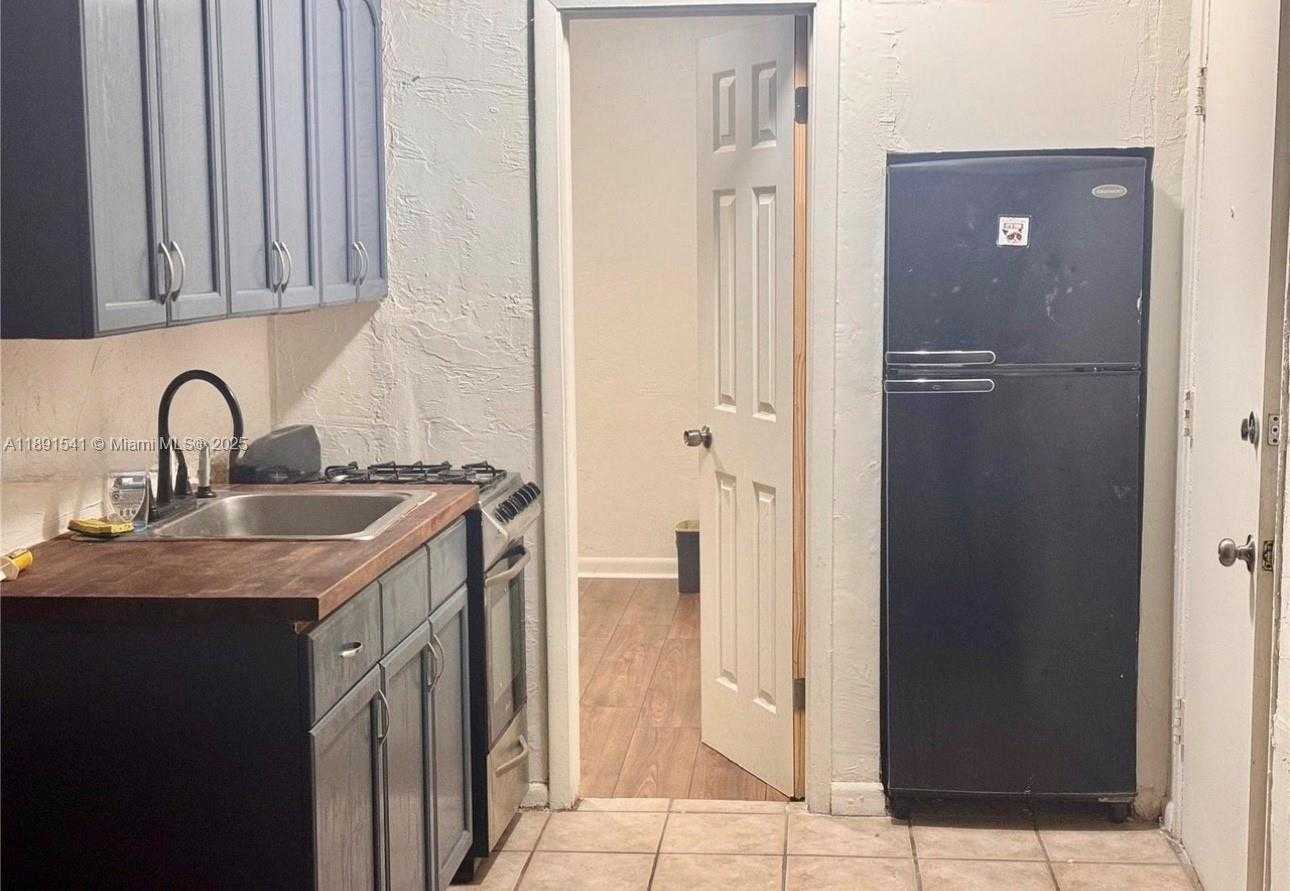 Small Image of 1555 PENNSYLVANIA AVE #102, Miami Beach Number 4