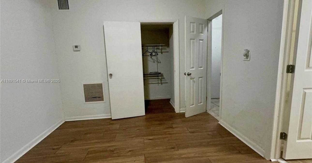 Small Image of 1555 PENNSYLVANIA AVE #102, Miami Beach Number 6