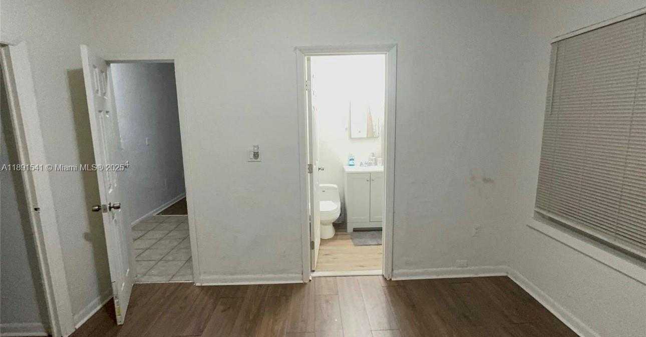 Small Image of 1555 PENNSYLVANIA AVE #102, Miami Beach Number 8