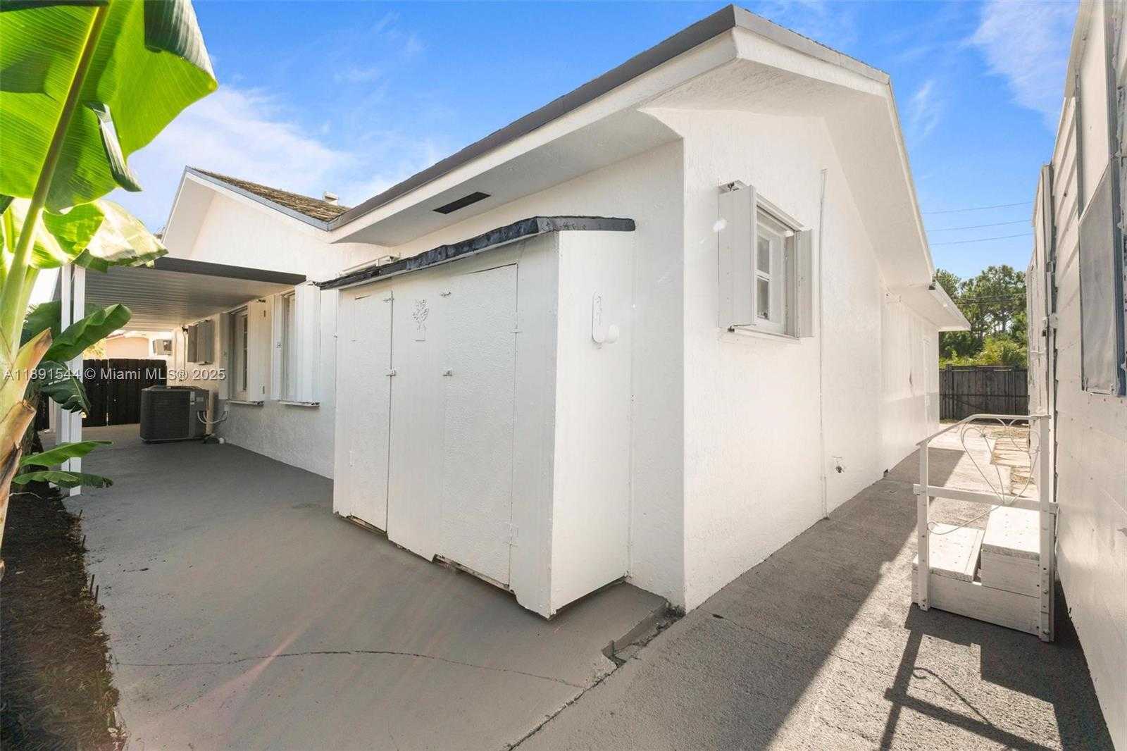 Small Image of 13400 SOUTH WEST 182ND ST, Miami Number 30