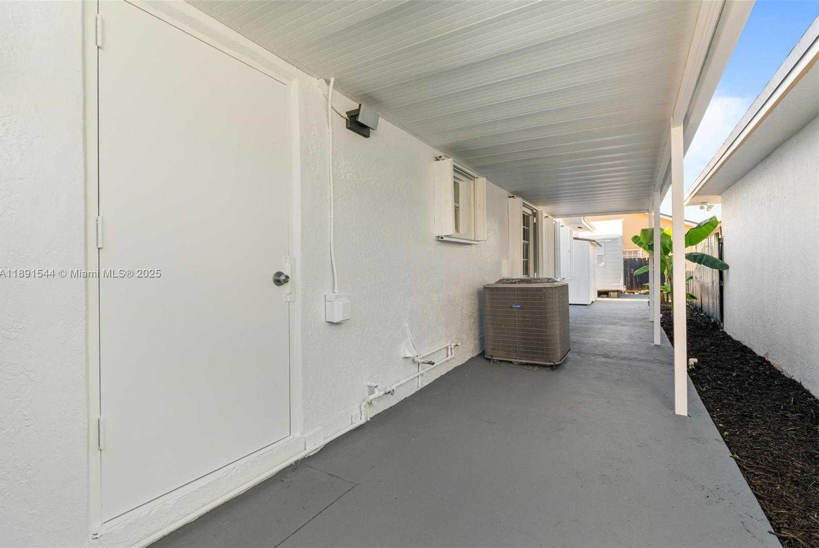 Small Image of 13400 SOUTH WEST 182ND ST, Miami Number 33