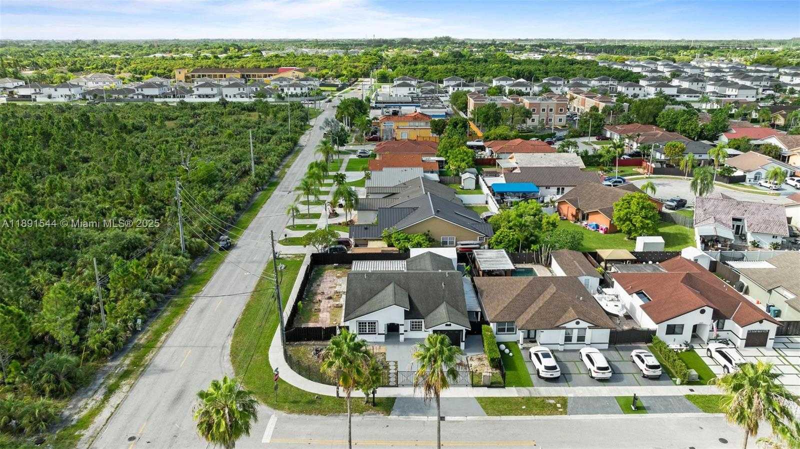 Small Image of 13400 SOUTH WEST 182ND ST, Miami Number 39