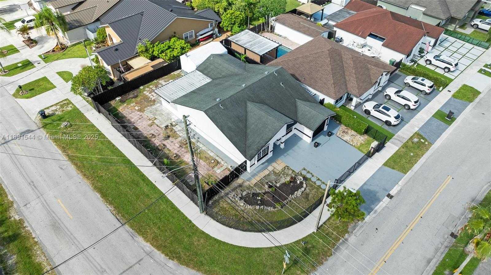 Small Image of 13400 SOUTH WEST 182ND ST, Miami Number 46