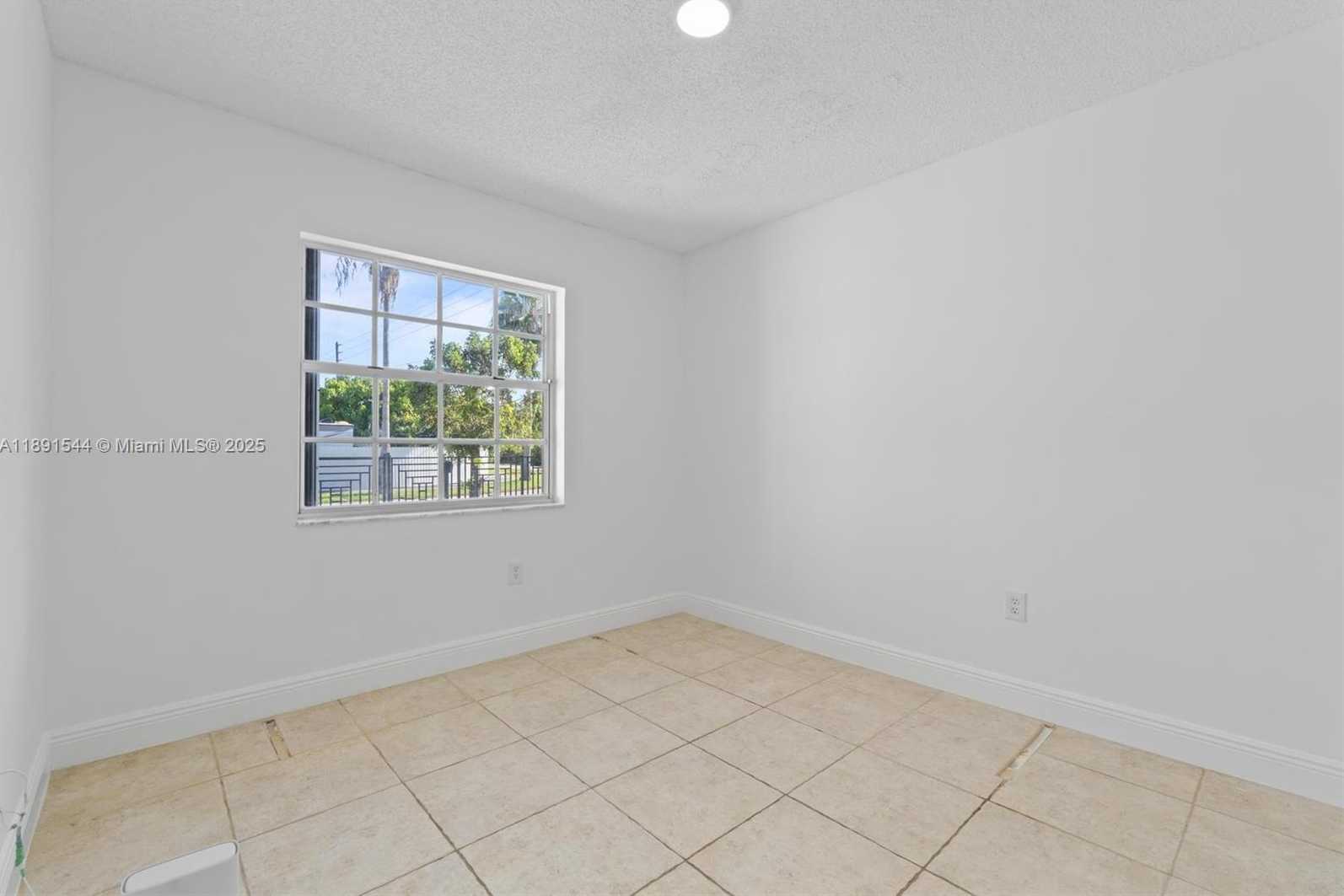 Small Image of 13400 SOUTH WEST 182ND ST, Miami Number 5