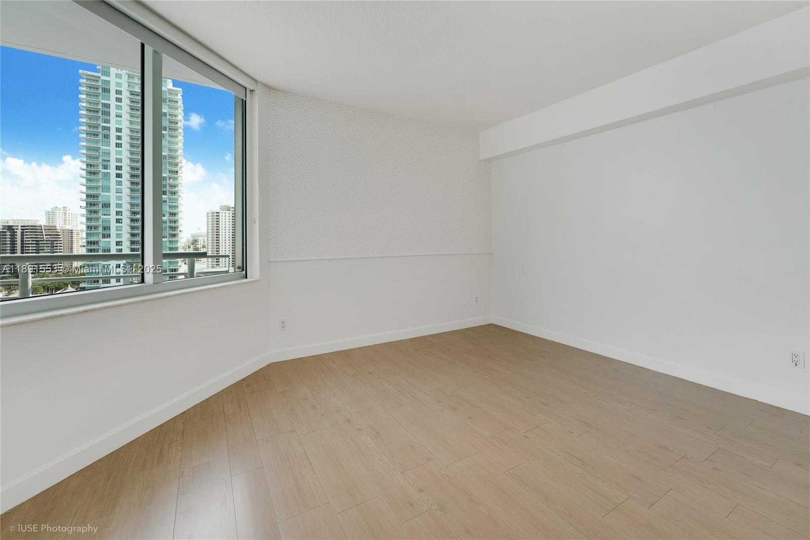 Small Image of 325 SOUTH BISCAYNE BLVD #1721, Miami Number 10