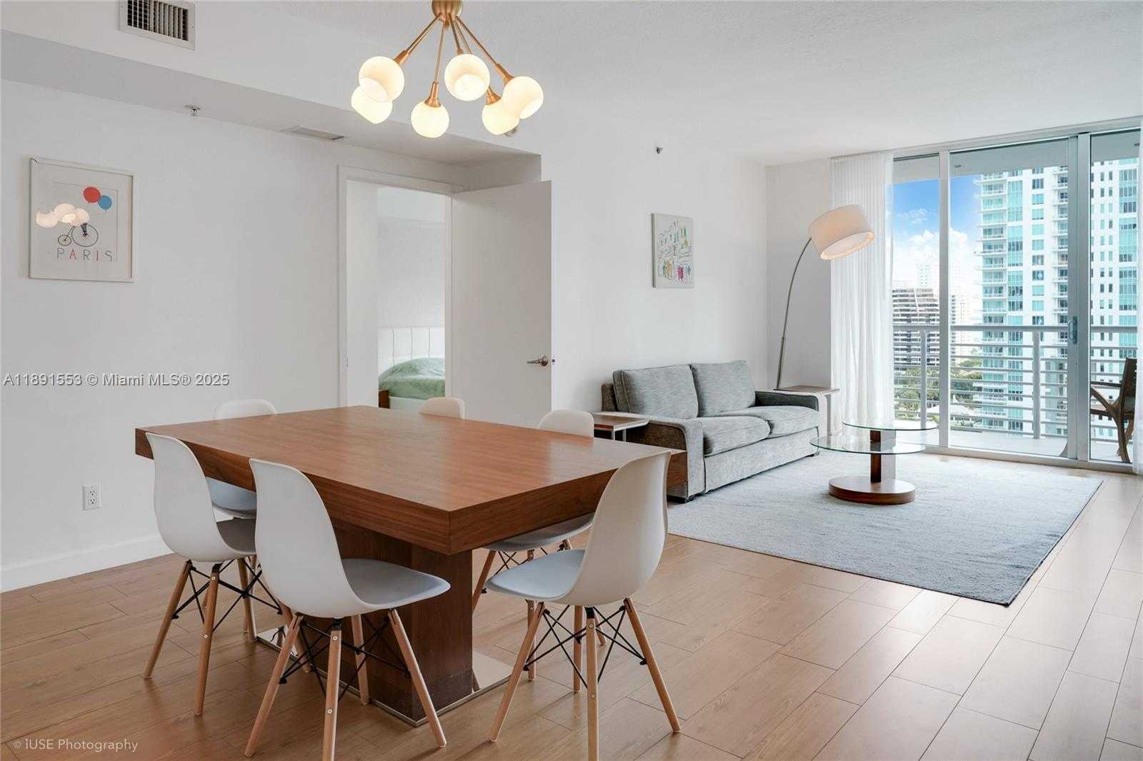 Small Image of 325 SOUTH BISCAYNE BLVD #1721, Miami Number 3