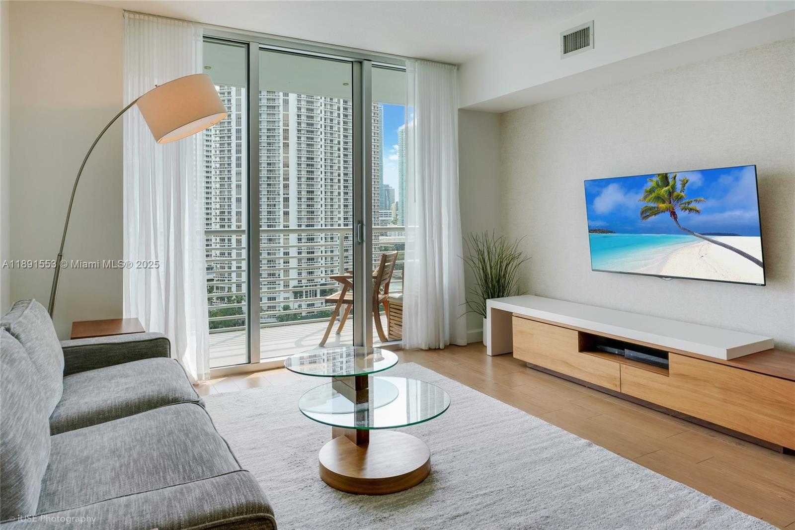 Small Image of 325 SOUTH BISCAYNE BLVD #1721, Miami Number 5