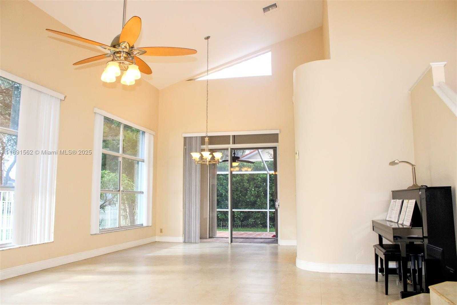 Small Image of 11151 MINNEAPOLIS DR, Cooper City Number 11