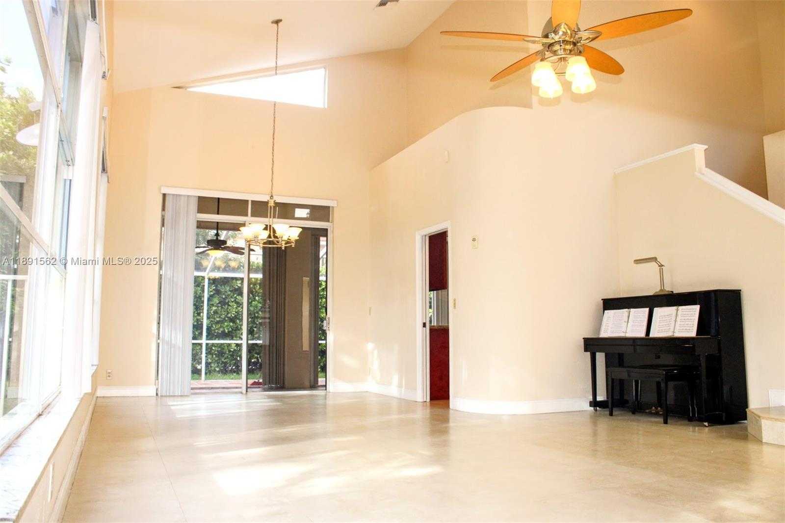 Small Image of 11151 MINNEAPOLIS DR, Cooper City Number 12