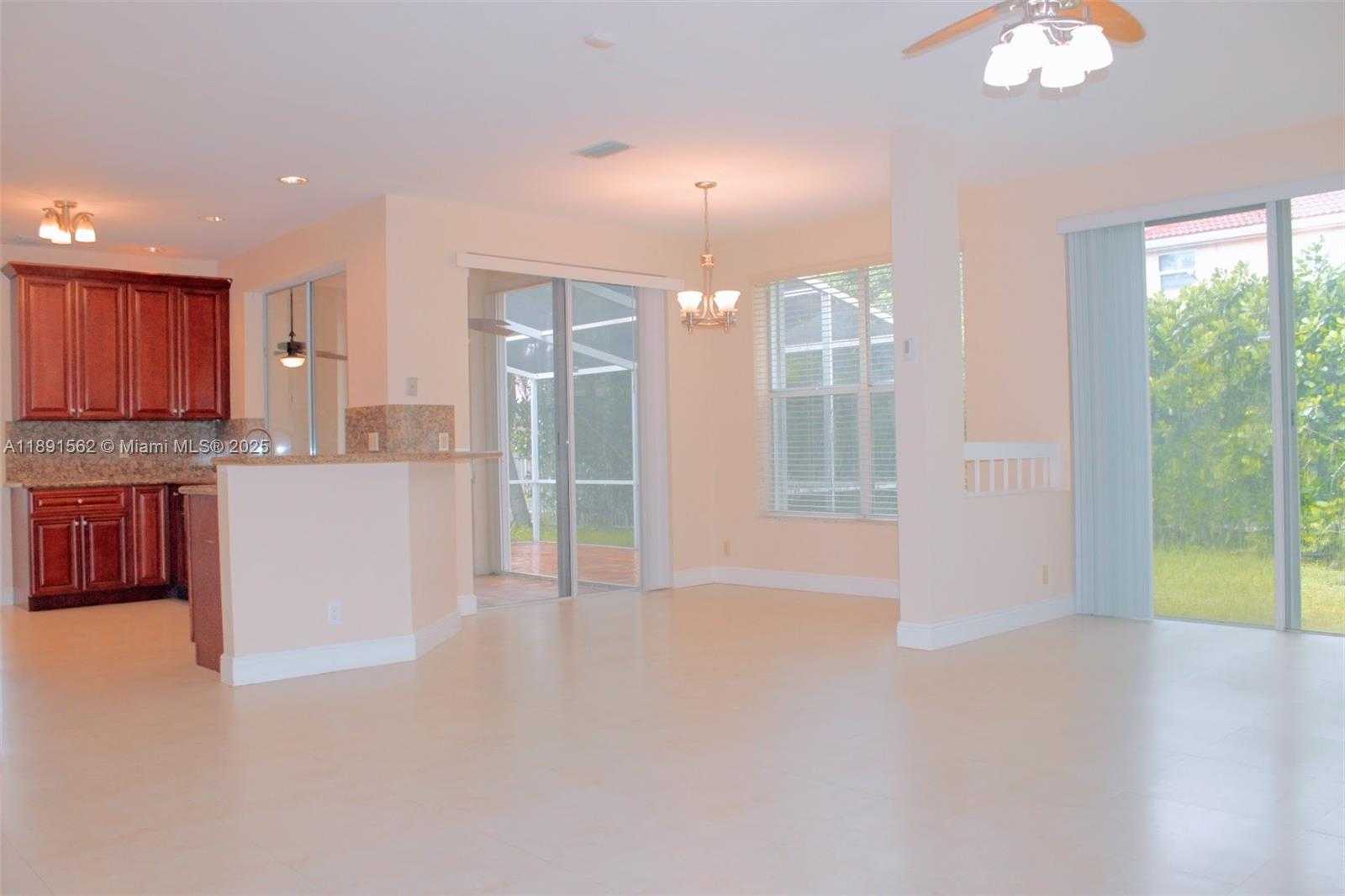 Small Image of 11151 MINNEAPOLIS DR, Cooper City Number 23