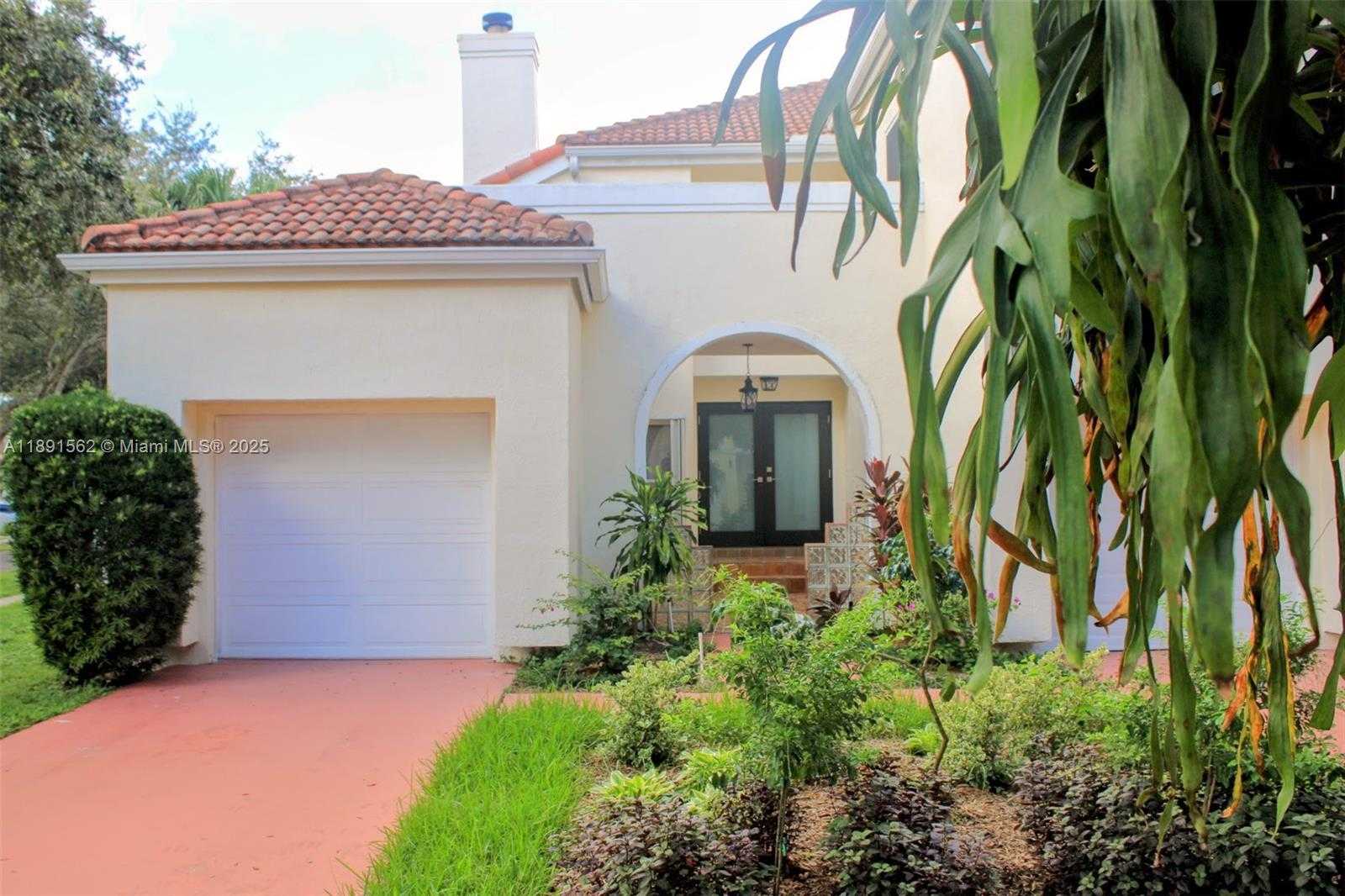 Small Image of 11151 MINNEAPOLIS DR, Cooper City Number 3