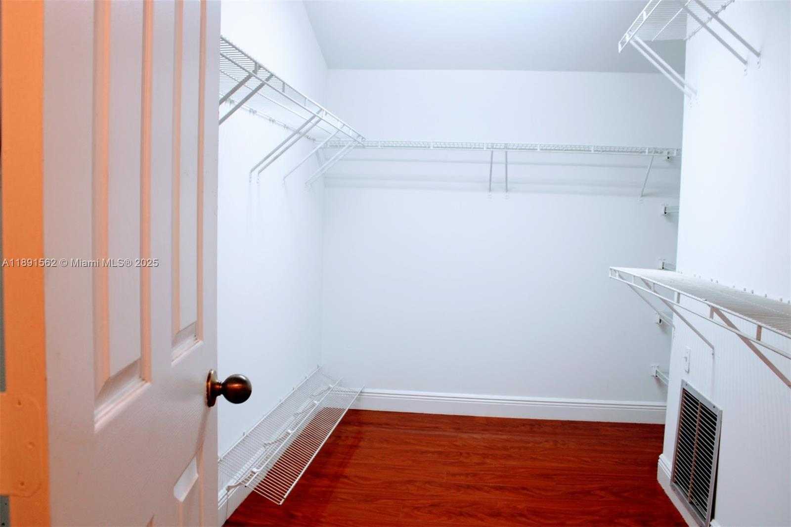 Small Image of 11151 MINNEAPOLIS DR, Cooper City Number 36