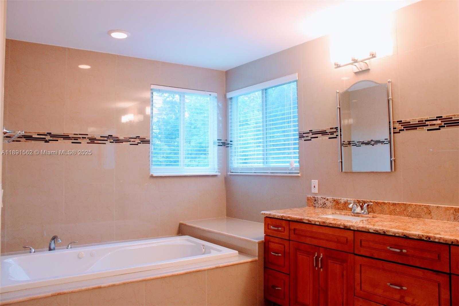 Small Image of 11151 MINNEAPOLIS DR, Cooper City Number 38