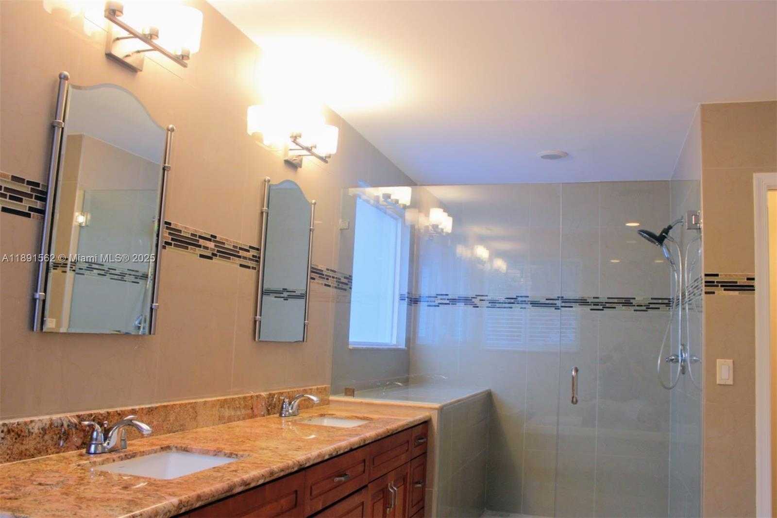 Small Image of 11151 MINNEAPOLIS DR, Cooper City Number 39