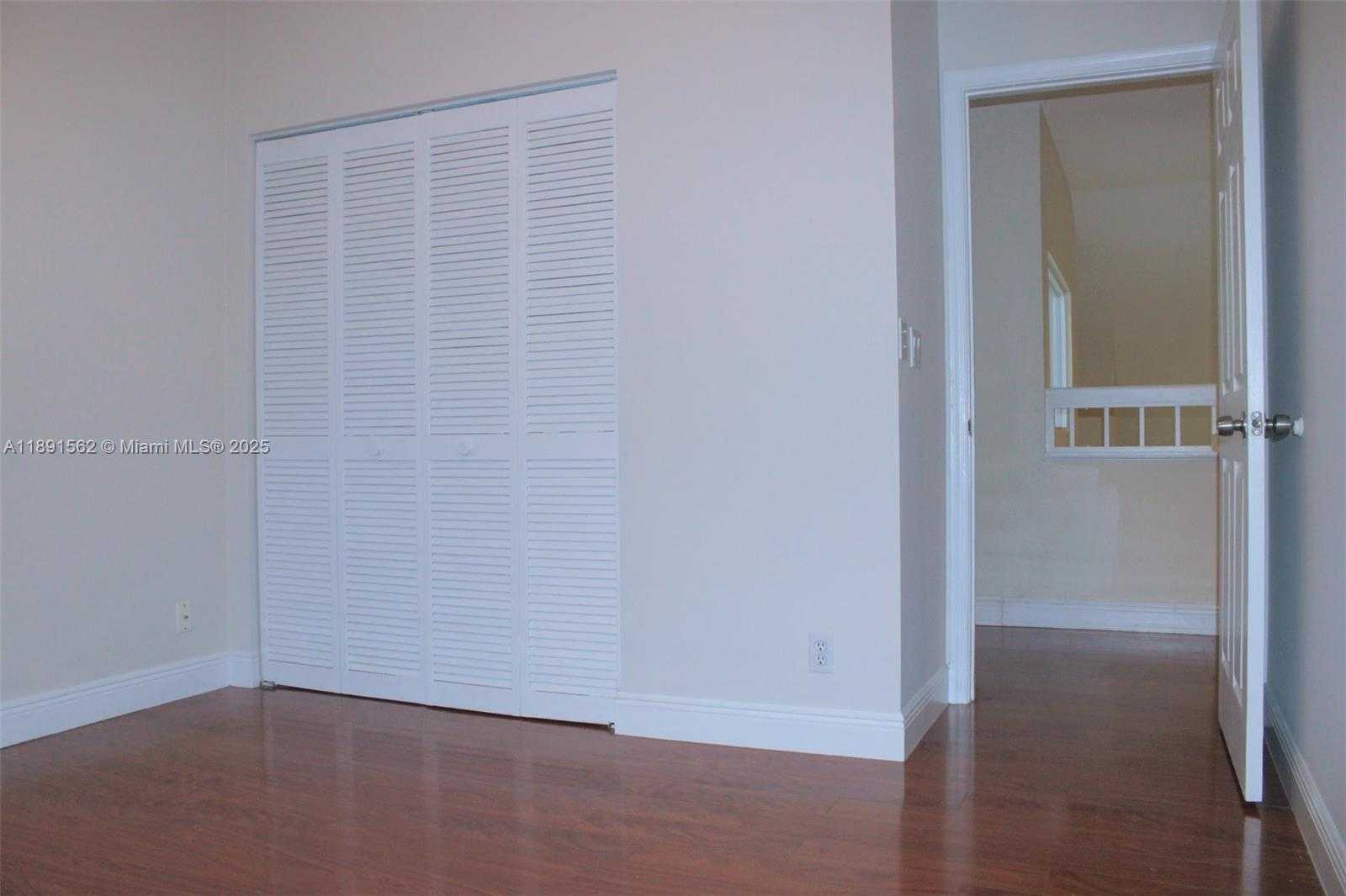 Small Image of 11151 MINNEAPOLIS DR, Cooper City Number 47