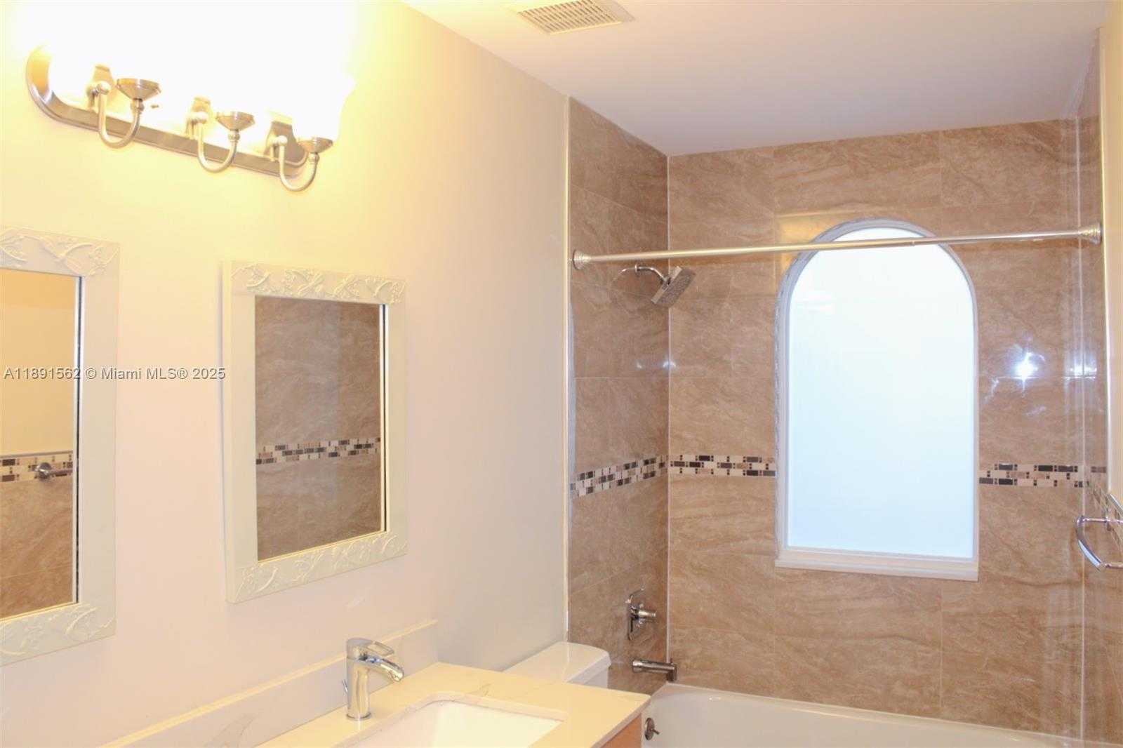 Small Image of 11151 MINNEAPOLIS DR, Cooper City Number 48