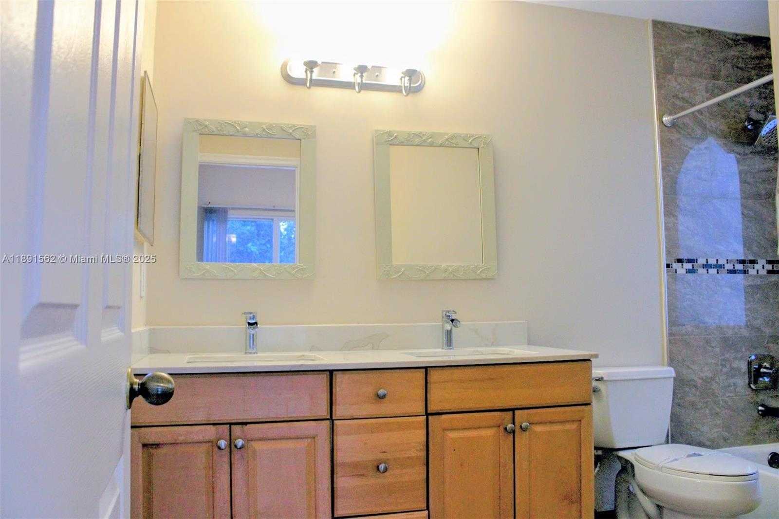 Small Image of 11151 MINNEAPOLIS DR, Cooper City Number 49