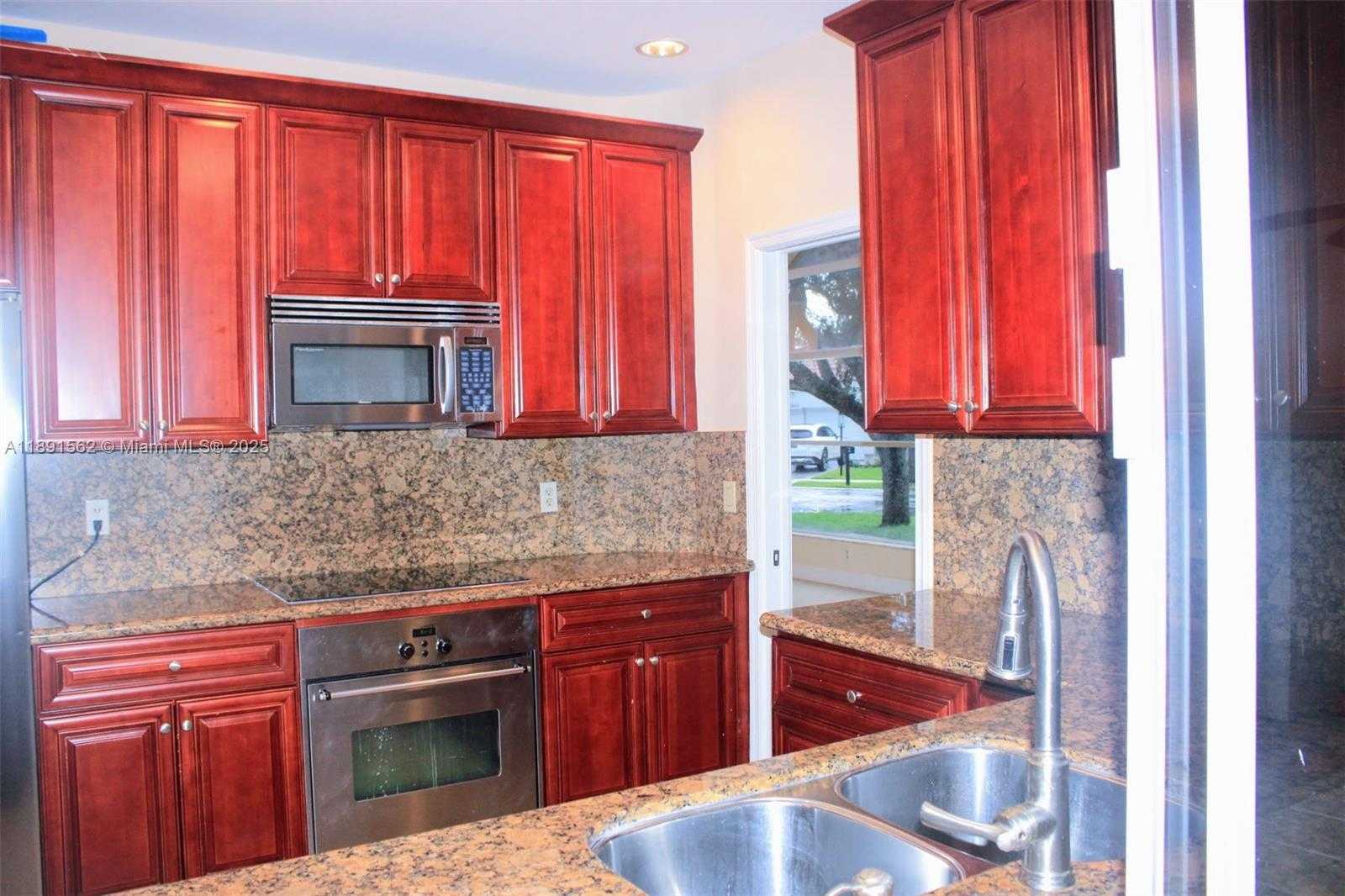 Small Image of 11151 MINNEAPOLIS DR, Cooper City Number 60