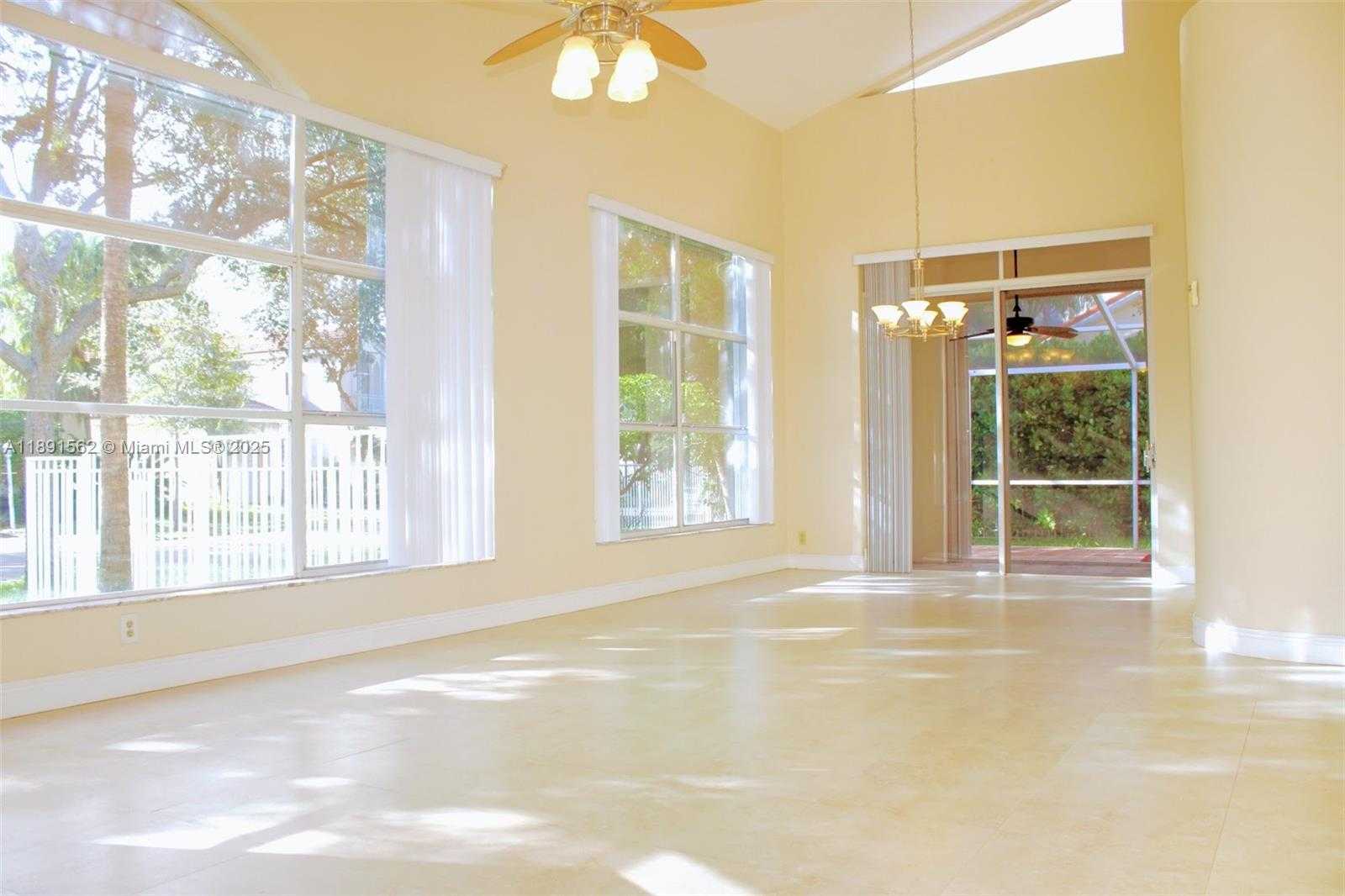 Small Image of 11151 MINNEAPOLIS DR, Cooper City Number 8