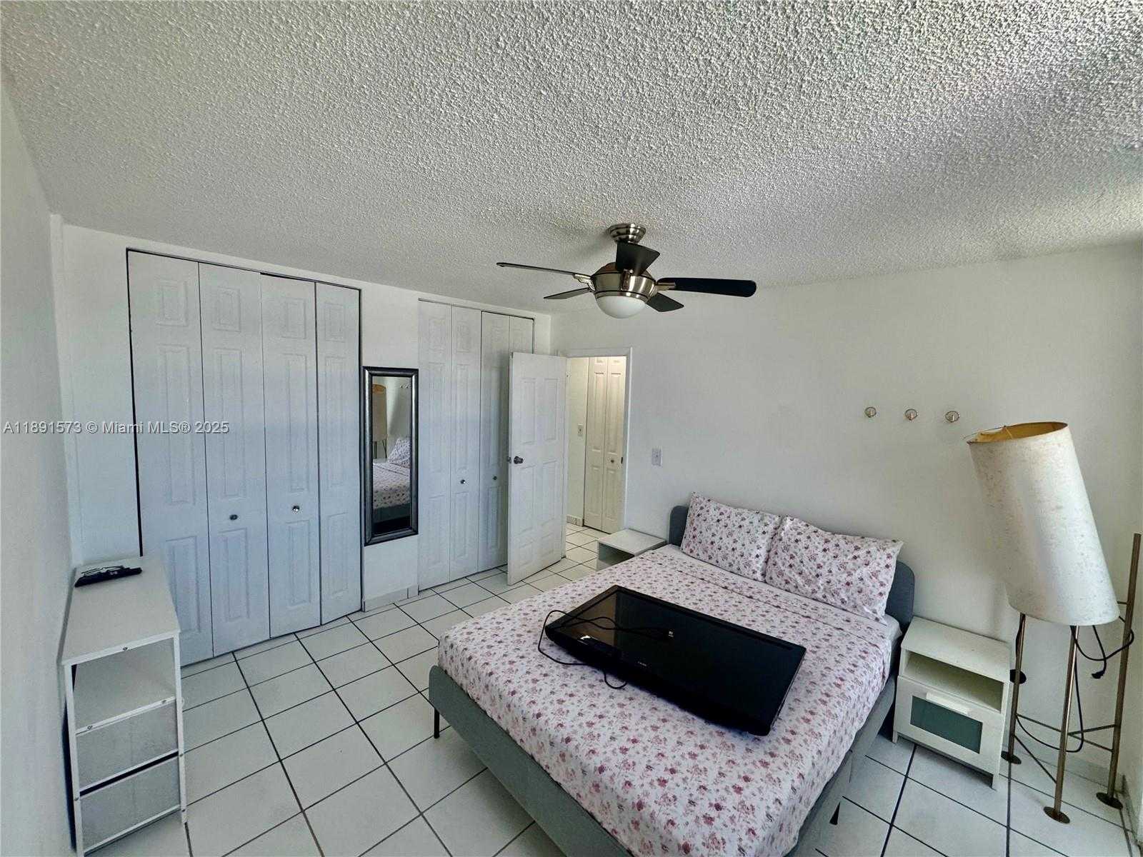Small Image of 335 COLLINS AVE #302, Miami Beach Number 3