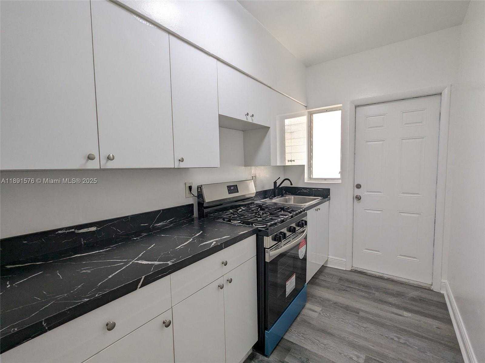 Small Image of 7805 CRESPI BLVD #2, Miami Beach Number 11