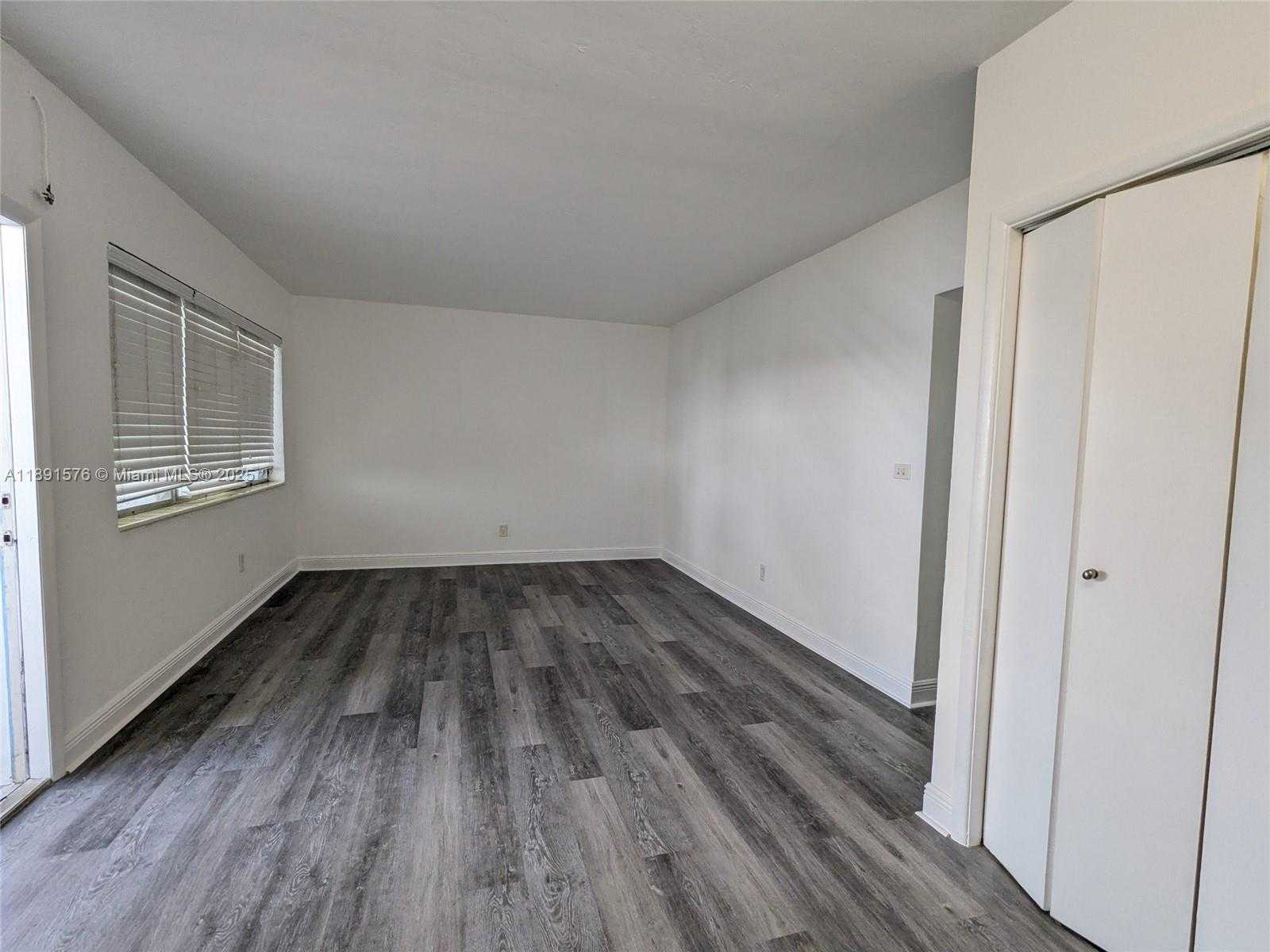 Small Image of 7805 CRESPI BLVD #2, Miami Beach Number 6