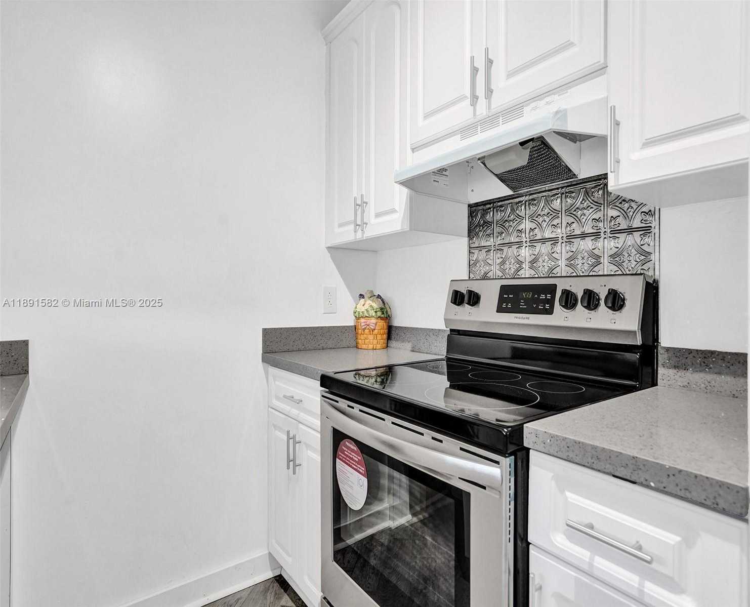 Small Image of 17791 NORTH EAST 13TH AVE, North Miami Beach Number 15