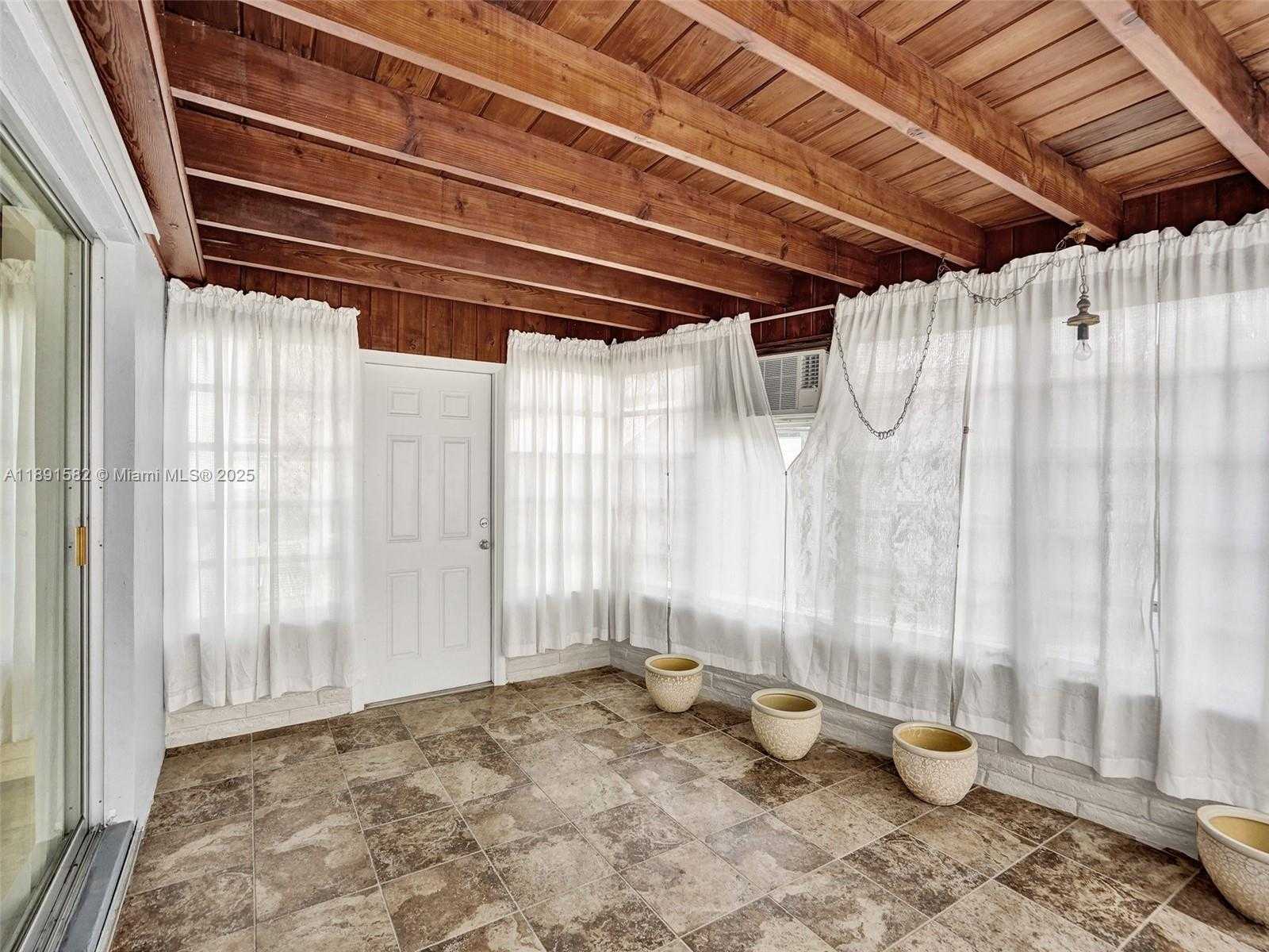 Small Image of 17791 NORTH EAST 13TH AVE, North Miami Beach Number 26