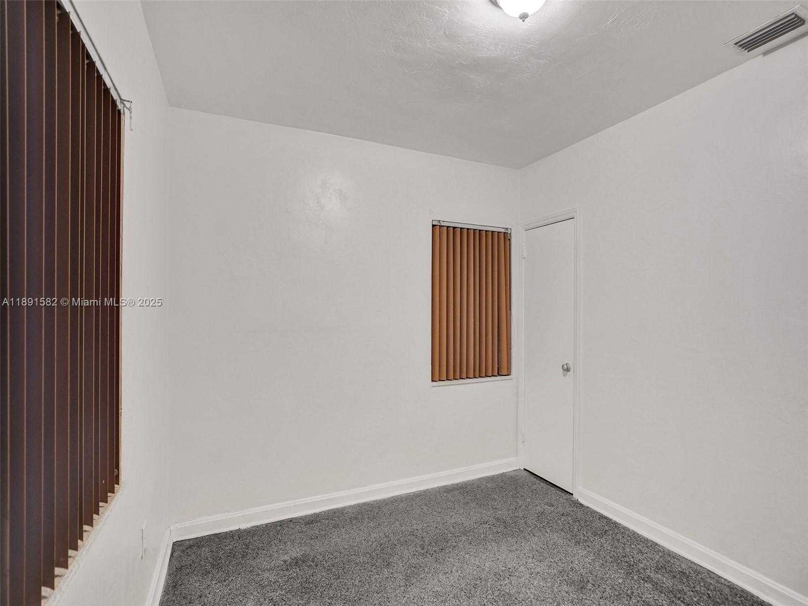Small Image of 17791 NORTH EAST 13TH AVE, North Miami Beach Number 35