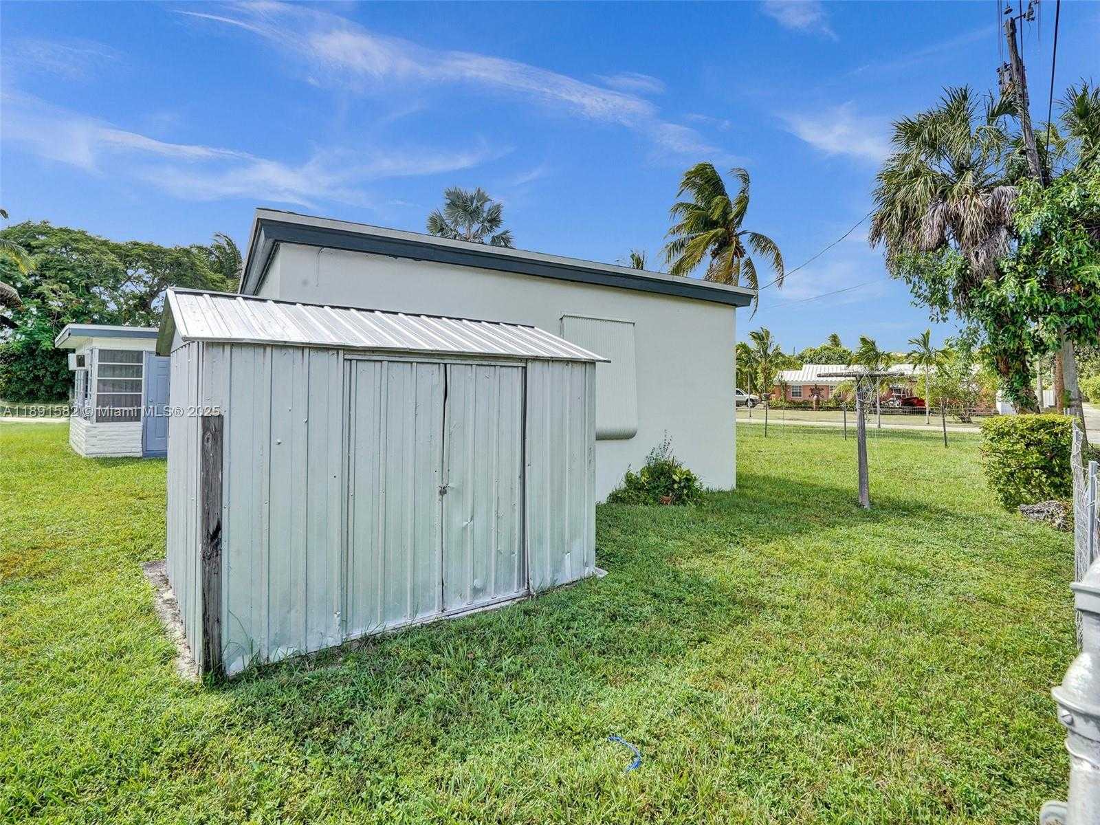 Small Image of 17791 NORTH EAST 13TH AVE, North Miami Beach Number 37