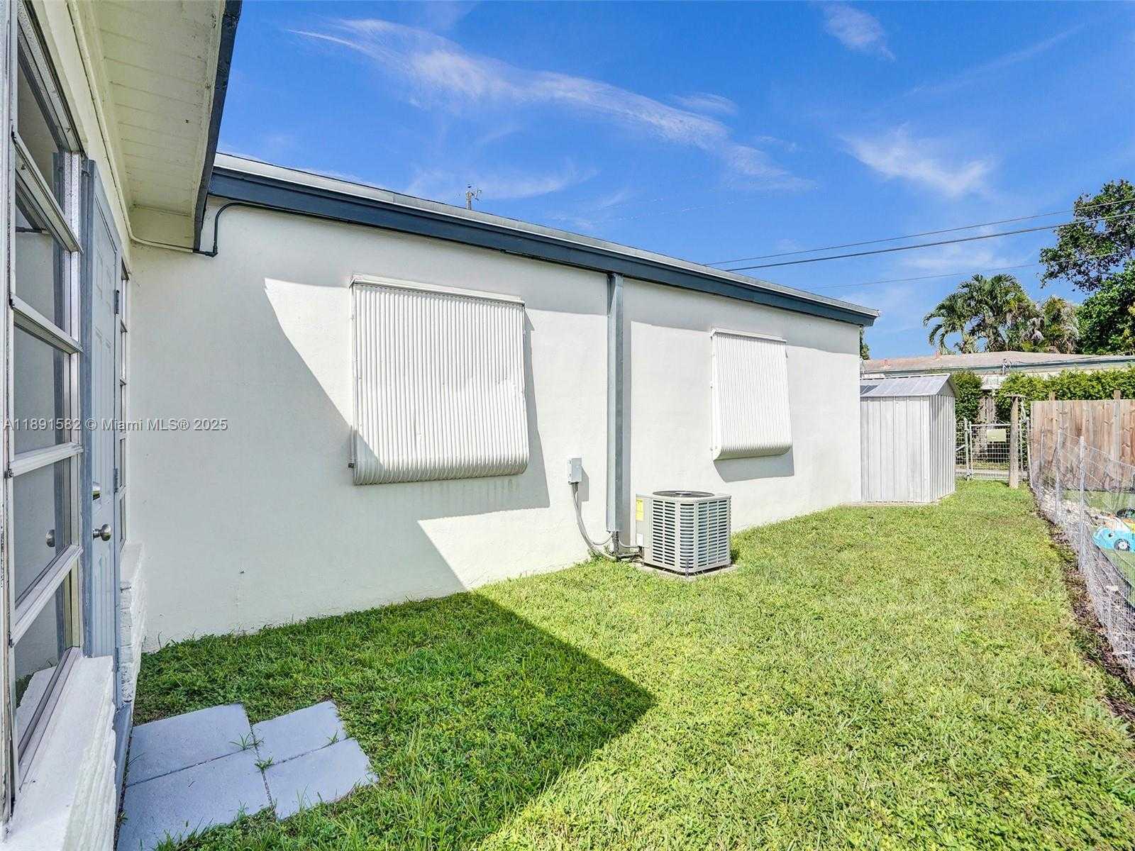 Small Image of 17791 NORTH EAST 13TH AVE, North Miami Beach Number 38