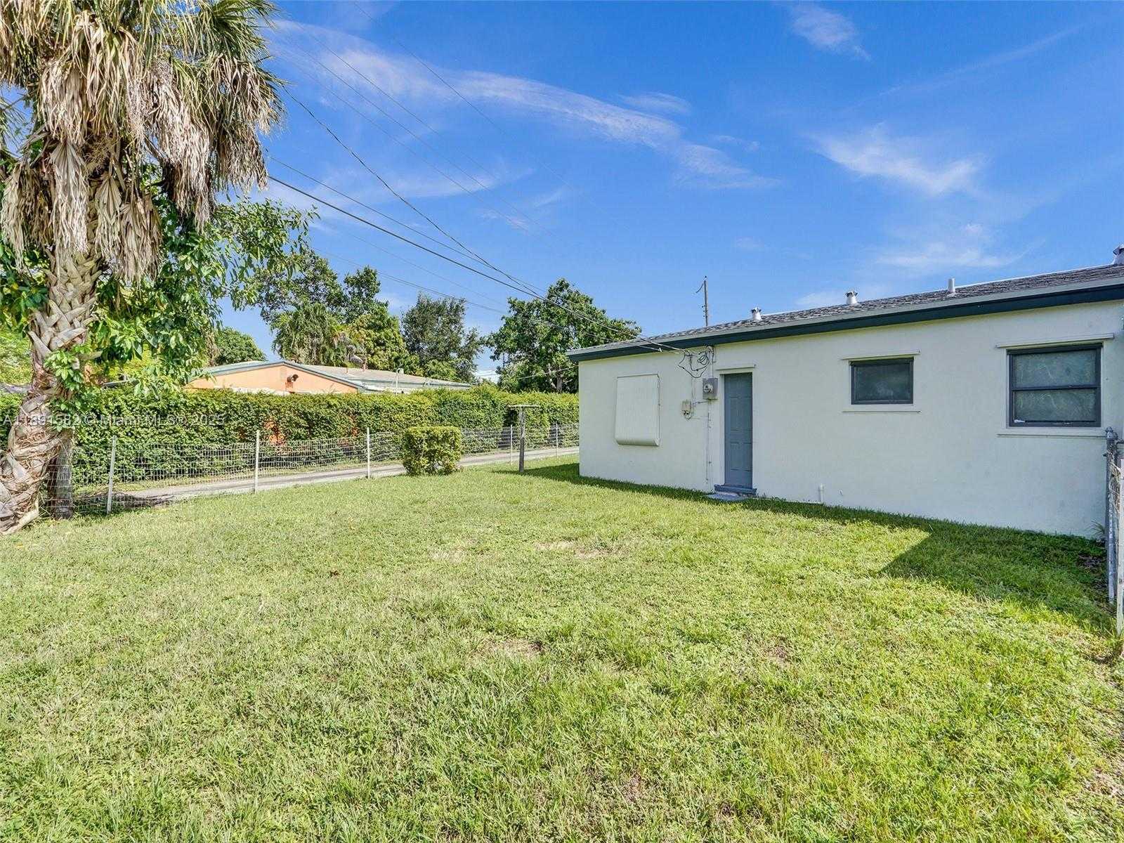 Small Image of 17791 NORTH EAST 13TH AVE, North Miami Beach Number 40