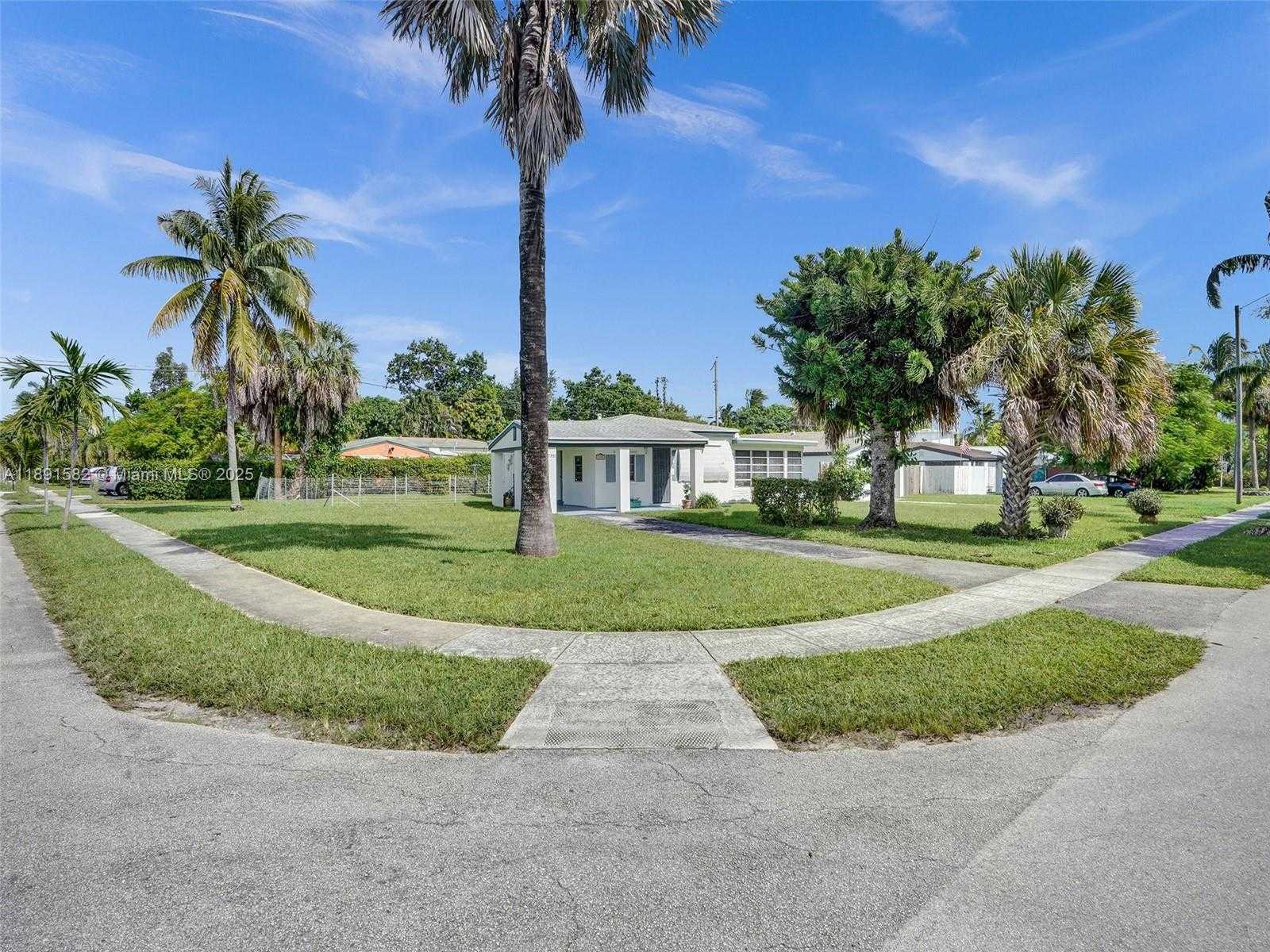 Small Image of 17791 NORTH EAST 13TH AVE, North Miami Beach Number 5