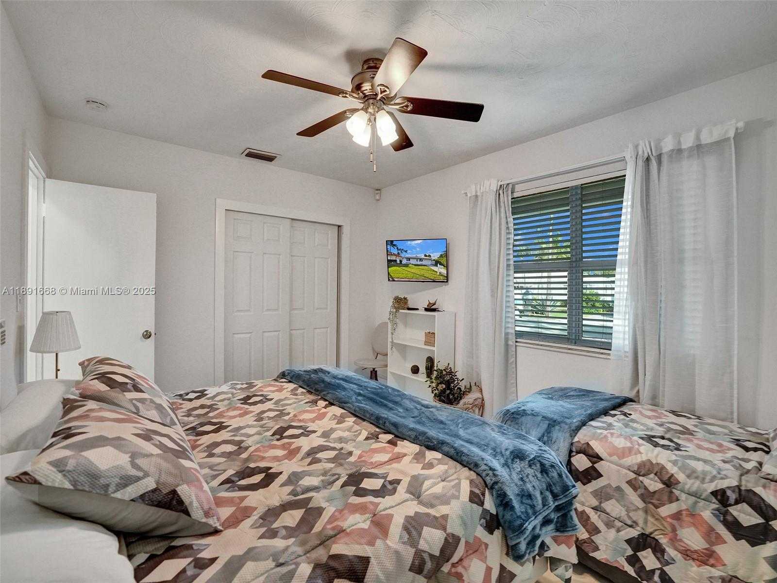 Small Image of 1216 GUAVA ISLE, Fort Lauderdale Number 12