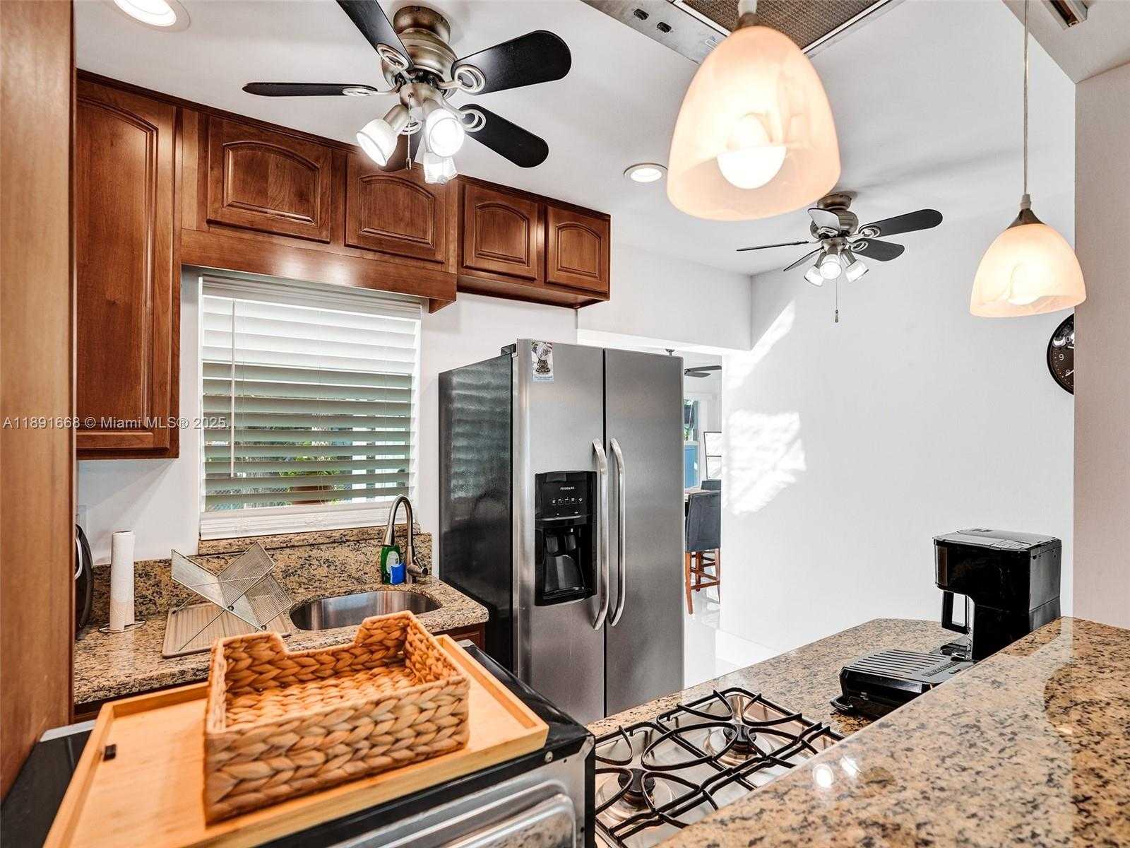Small Image of 1216 GUAVA ISLE, Fort Lauderdale Number 19