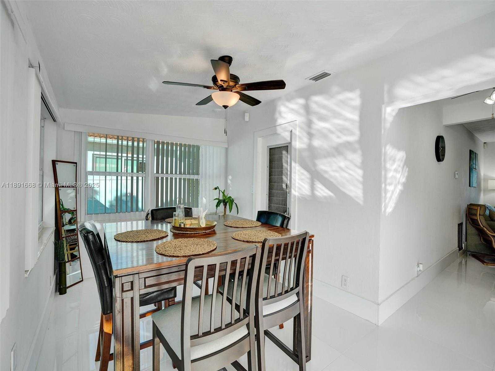 Small Image of 1216 GUAVA ISLE, Fort Lauderdale Number 24
