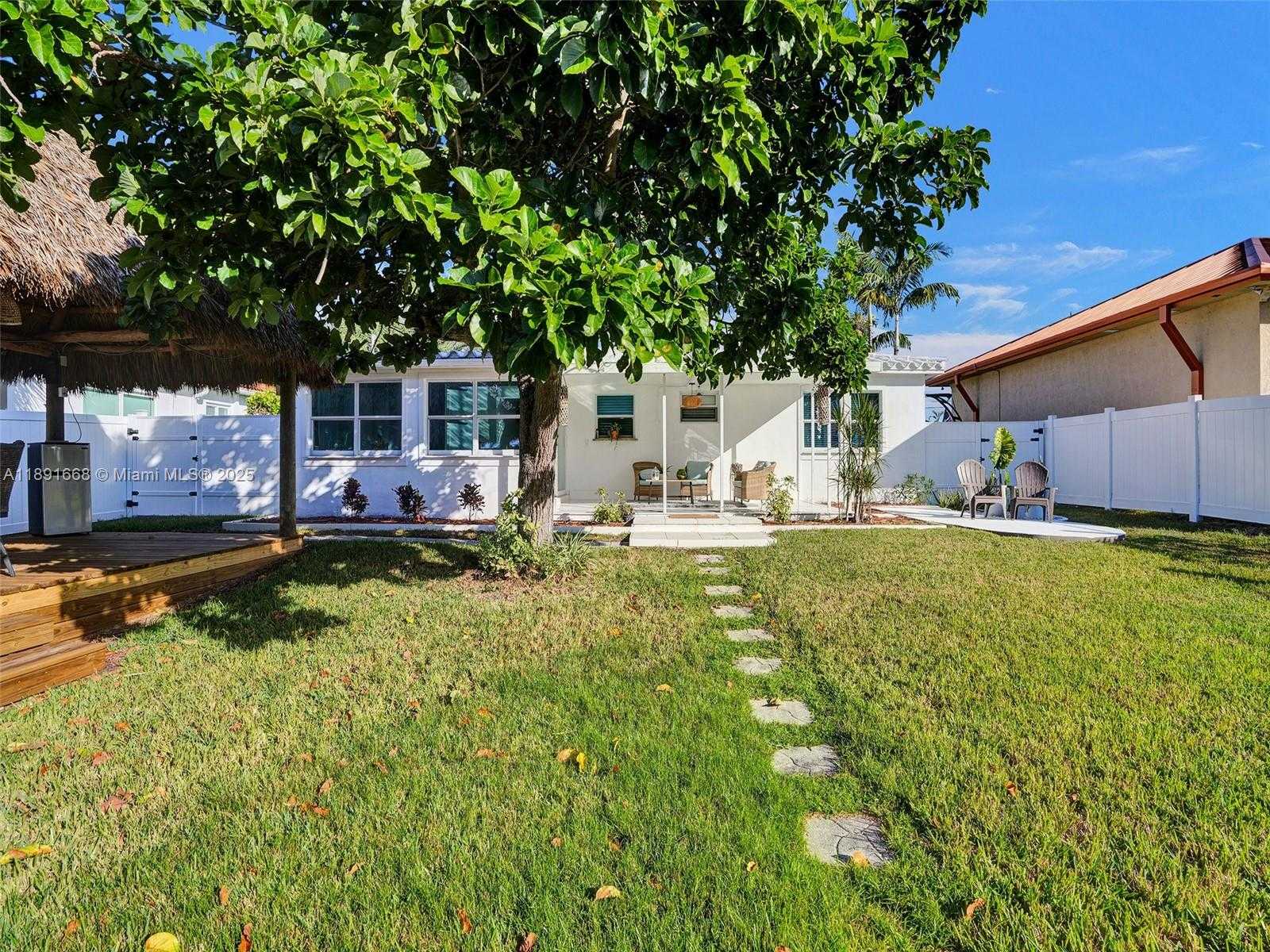 Small Image of 1216 GUAVA ISLE, Fort Lauderdale Number 32